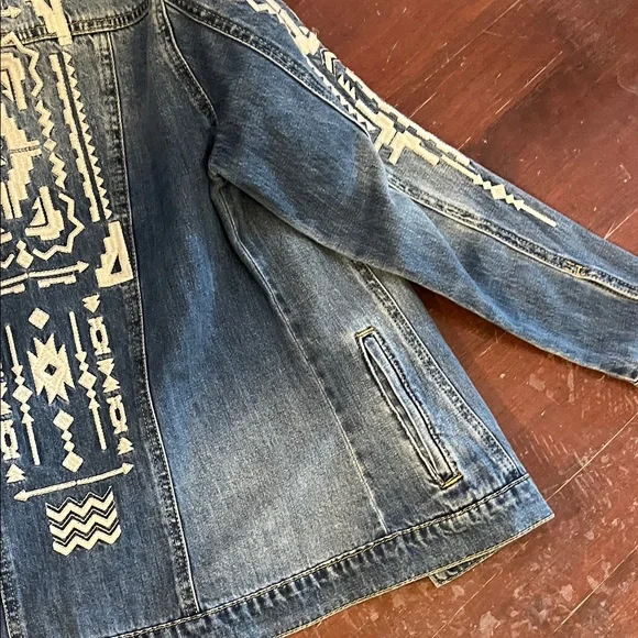 Jessica Simpson Blue Denim Jacket with White Embroidered Accents - Picture 10 of 10
